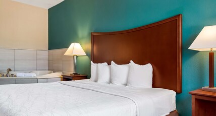 SureStay Plus Hotel by Best Western Topeka Northwest Room Type - 1 King Bed, Non-Smoking, Whirlpool Tub, High Speed Internet Access, Microwave And Refrigerator, Coff SureStay Plus Hotel by Best Western Topeka Northwest Room Type - 1 King Bed, Non-Smoking, Whirlpool Tub, High Speed Internet Access, Microwave And Refrigerator, Coff