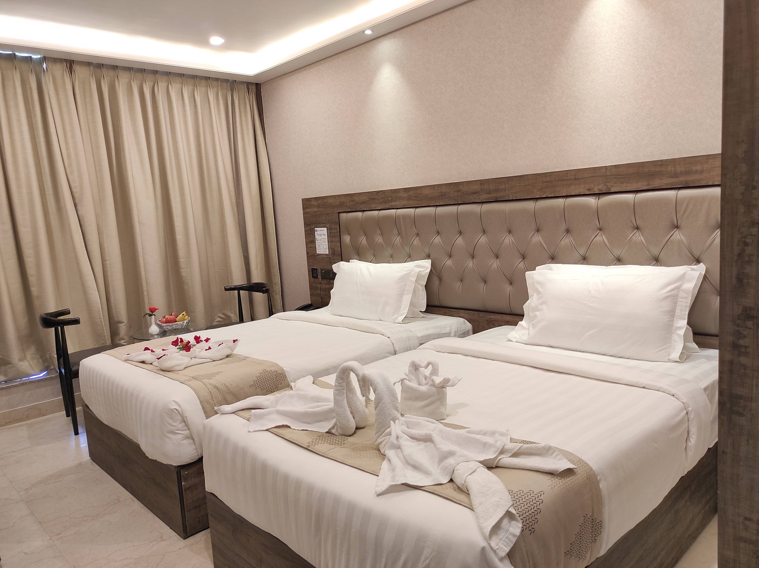 Hotel Srisierra - Tap to explore photos