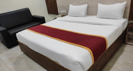 HOTEL VIHARI GROUPS Room Type - Deluxe Room AC