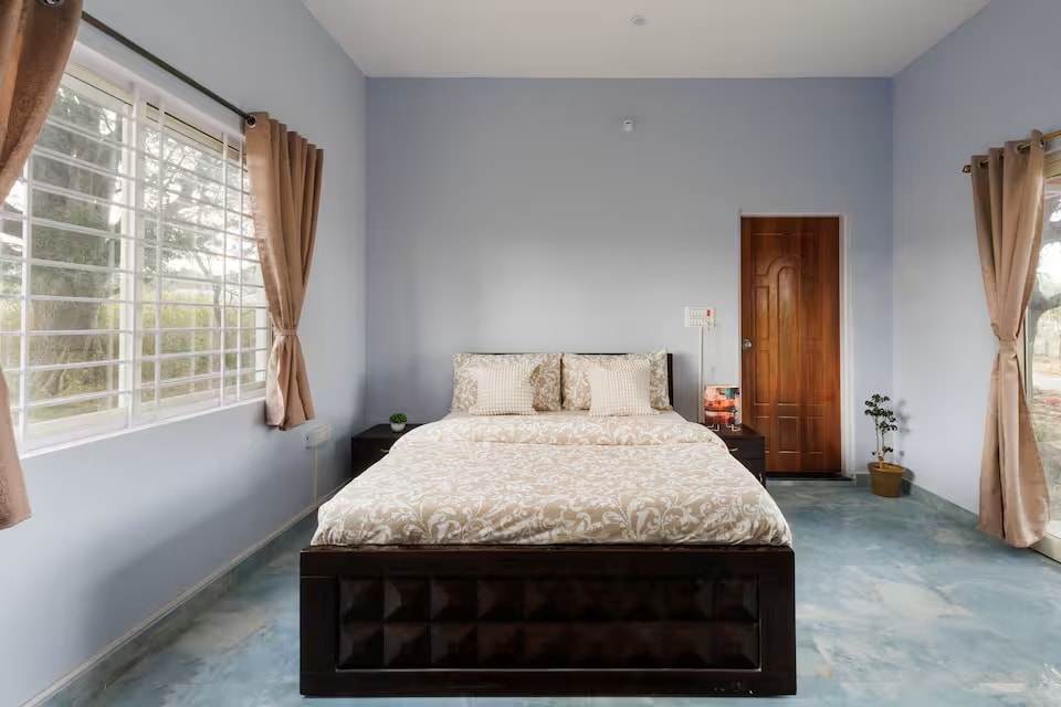 Lakeside Paradise by StayJade | 3 Cottages With Pool | 1hr E-City - Tap to explore photos