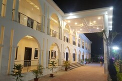 HOTEL SHANVI LANDMARK PANNA