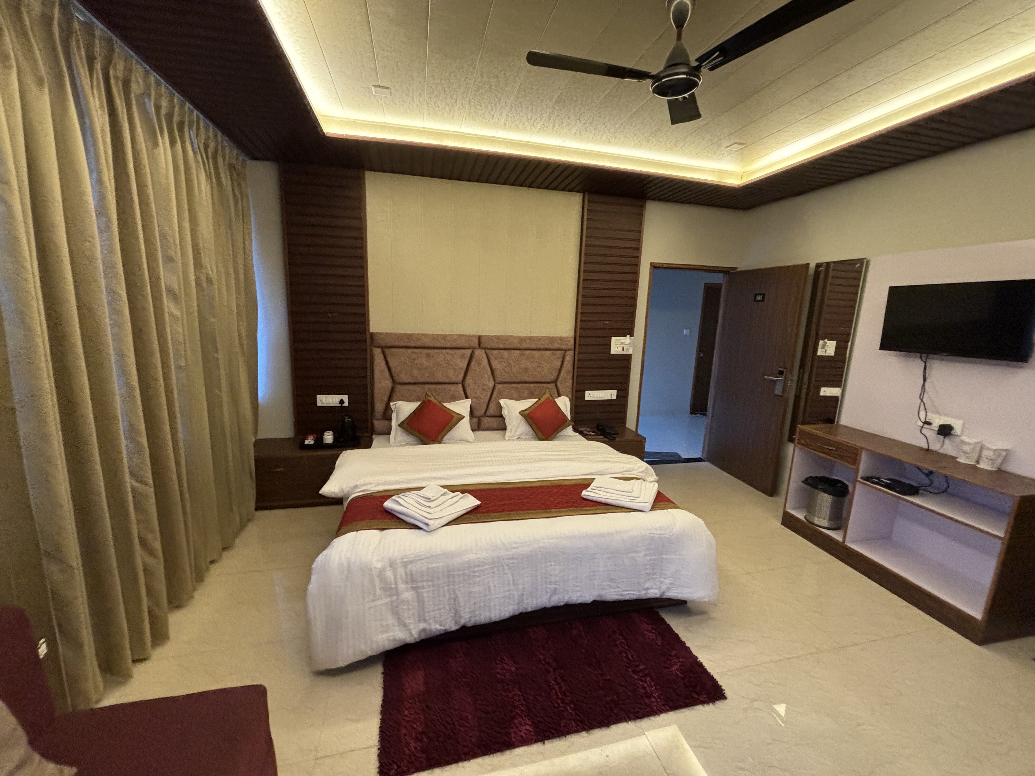 Hotel R. Narayan Pleasant Inn - Tap to explore photos