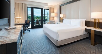 InterContinental Washington D.C. - The Wharf Room Type - 1 King Premium Mobility Accessible Transfer Shower