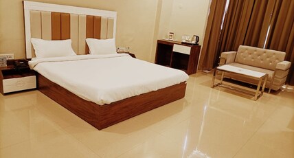 Hotel Emperor Paradise Room Type - CORPORATE ROYAL DELUXE