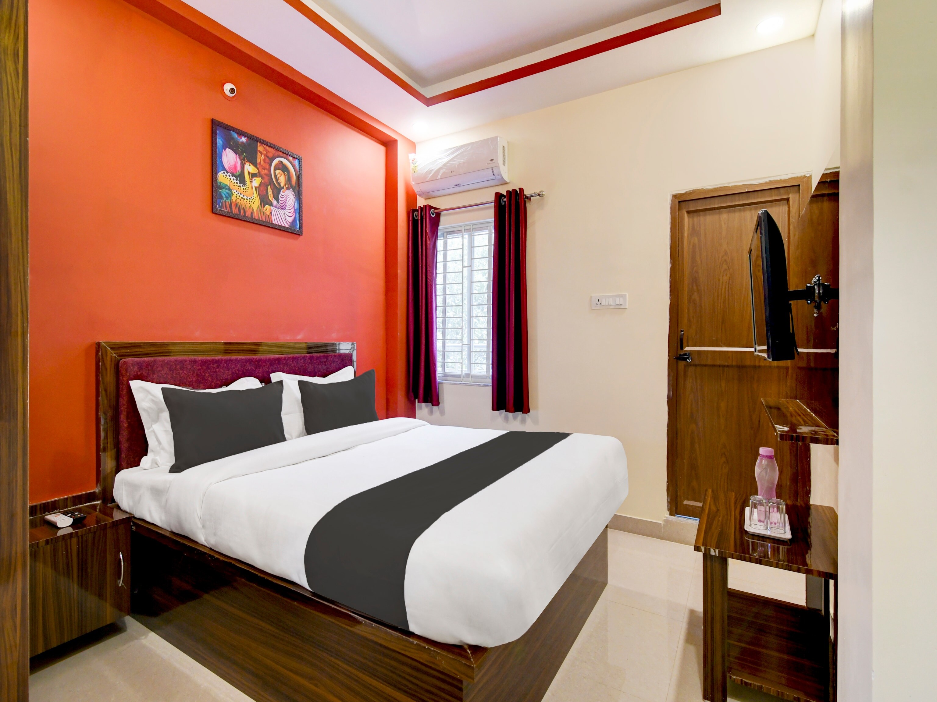 Hotel O Bhrigujee Inn - Tap to explore photos