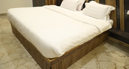 Hotel Aaryan Comforts Room Type - Suite Room