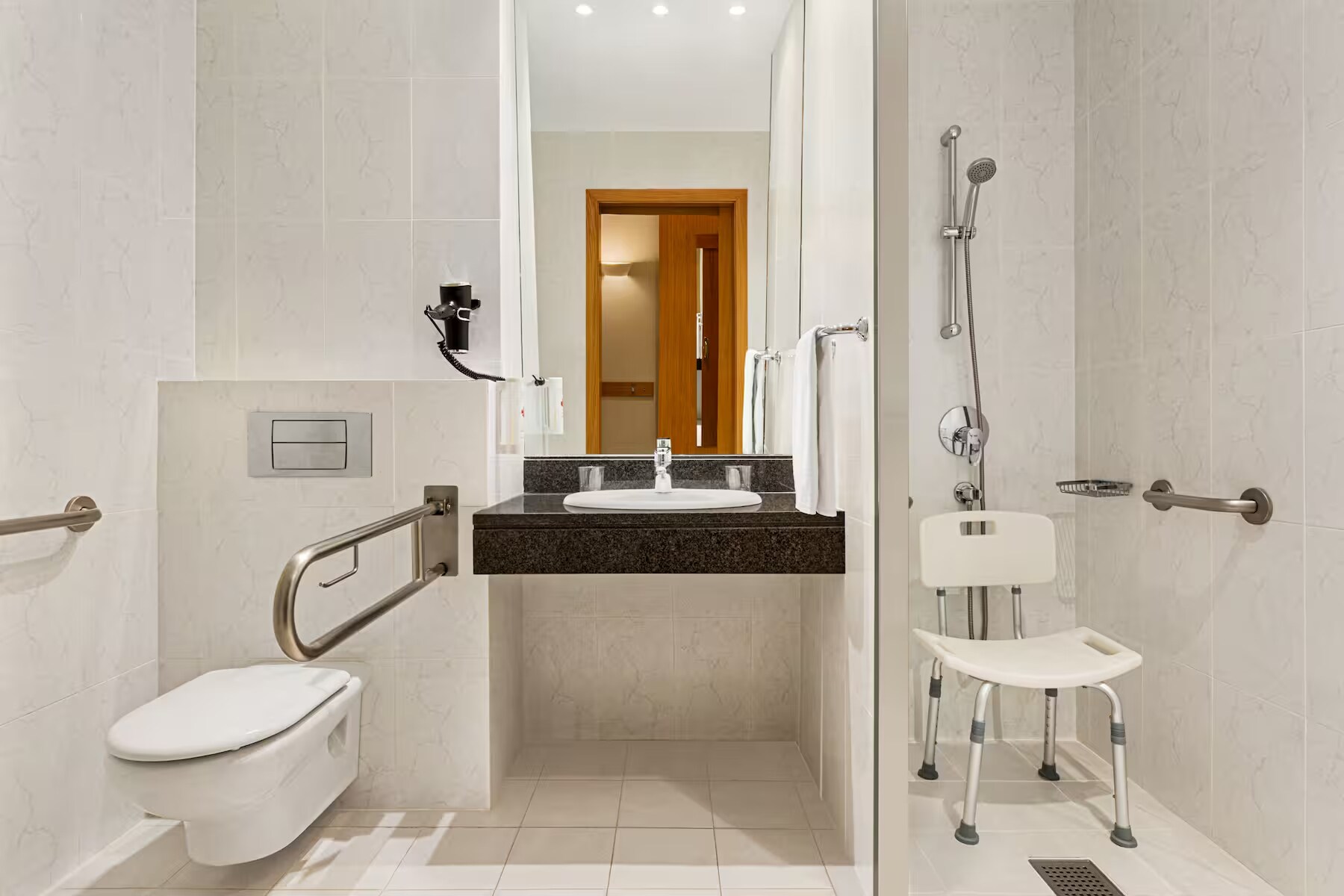 Ramada by Wyndham Madrid Tres Cantos - Tap to explore photos