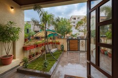 Address of Kiki and Mikki stay