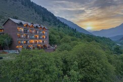 The Chinar Resort and Spa