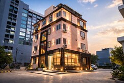 Signum CityScapes SKY Boutique Hotel