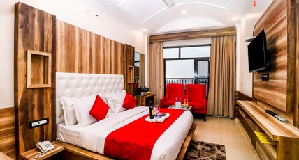 Hotel Grand Hill Room Type - Super Deluxe Room With Balcony mountain view
