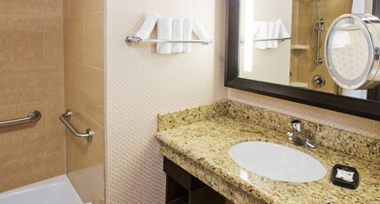 Crowne Plaza ANCHORAGE-MIDTOWN Room Type - 2 Double Standard Communications Accesible Tub Crowne Plaza ANCHORAGE-MIDTOWN Room Type - 2 Double Standard Communications Accesible Tub
