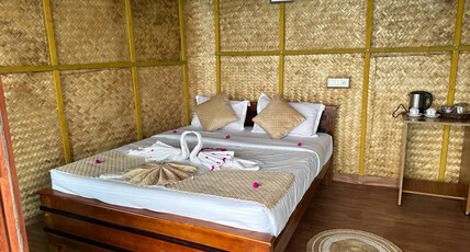 Qatsyir Horizon Room Type - tree house honeymoon suite