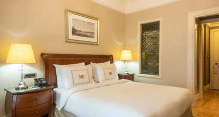 Pera Palace Hotel Room Type - Deluxe Pera Side Room with King Bed