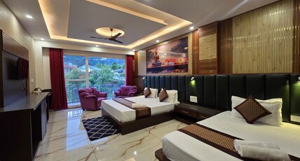 Hotel Summer Nest - Bhagsu Room Type - Triple Bed Room with Mountain View