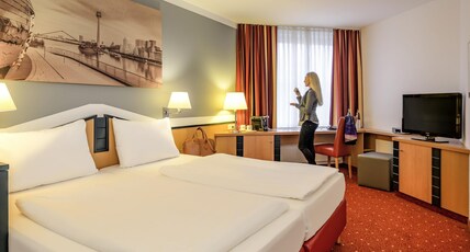 MERCURE DUESSELDORF RATINGEN Room Type - Privilege Room with twin beds