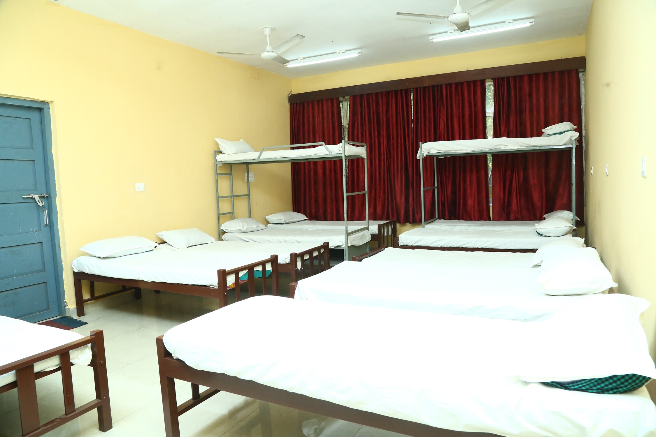 Government Youth Hostel Kochi - Tap to explore photos