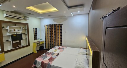Oudh blooms Room Type - Bedroom 2