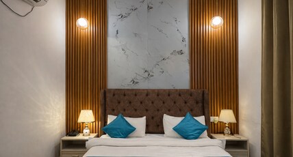 HOTEL SHIVJOT Room Type - Super Deluxe Room