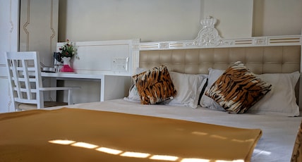 Hotel City Meridian Room Type - Queen Size Non Ac Hotel City Meridian Room Type - Queen Size Non Ac