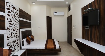 Sehmi's Best Rest Inn Room Type - Deluxe Room
