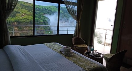 Labana Hotel Room Type - Super Deluxe Double Bed Room with Mountain View