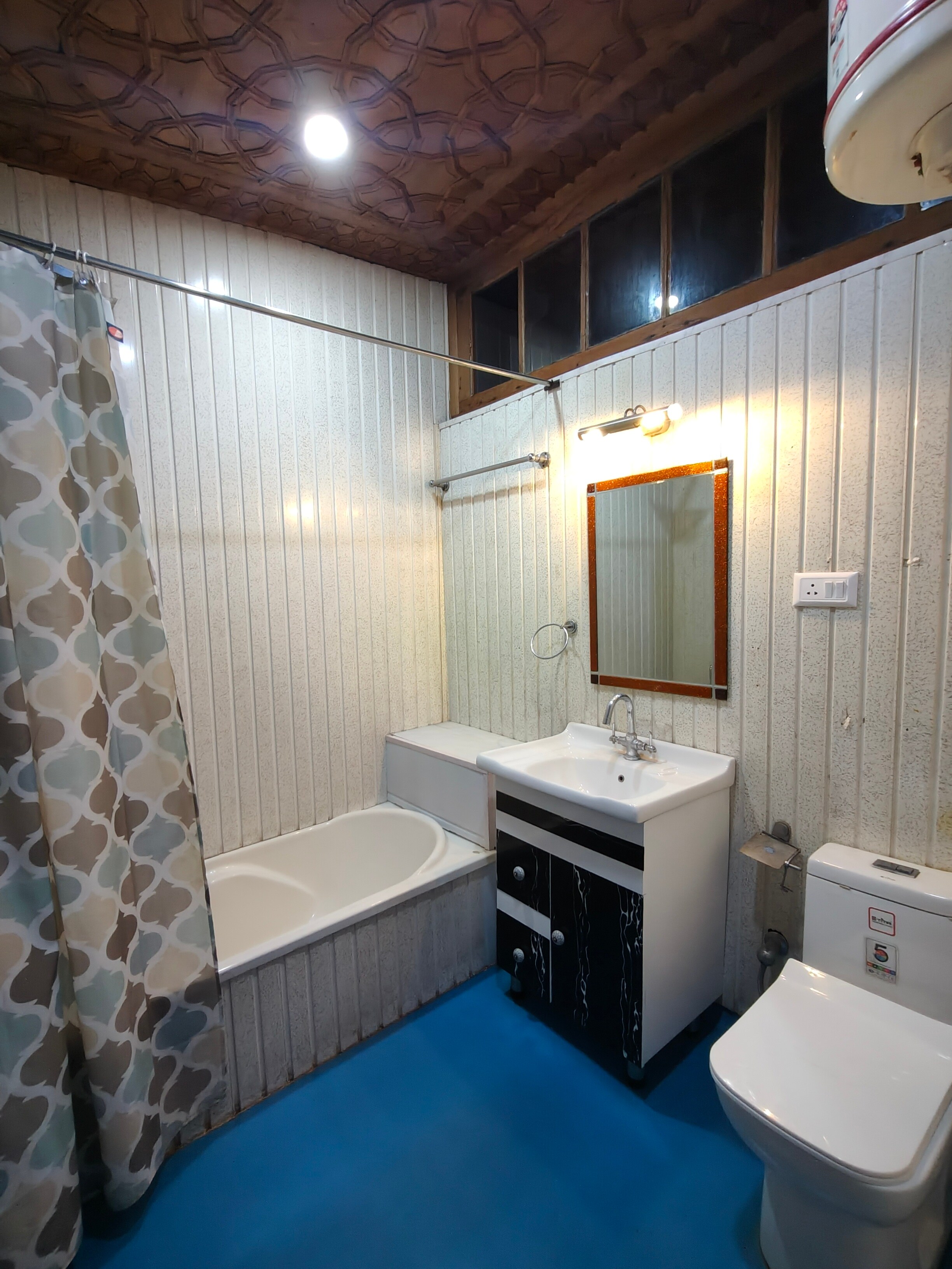 Islamabad houseboat - Tap to explore photos