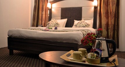 Hotel Al Azrah, Rajbagh Srinagar Room Type - Super Deluxe Room