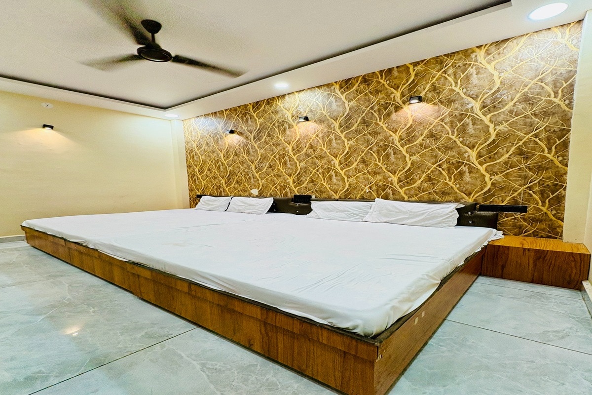 Hotel Naagshree - Tap to explore photos
