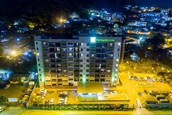 Holiday Inn & Suites Port Moresby, an IHG hotel