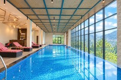 Jungle Lodge Resort & Spa