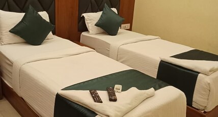 HOTEL DOWNTOWN Room Type - Deluxe Triple