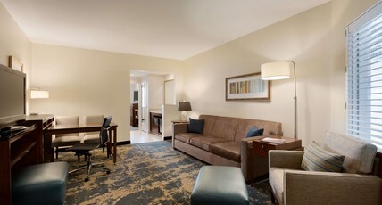 Embassy Suites Denver - Downtown/Convention Center Room Type - 1 KING BED NONSMOKING