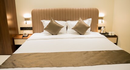 Aspen Tree Hotel Room Type - Deluxe Delight Double Bed Room