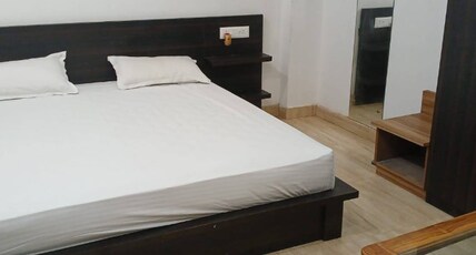 Avini's Garden & Hotel By GRB Room Type - Double Room Non AC