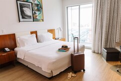 Hampton Inn & Suites by Hilton Santa Monica
