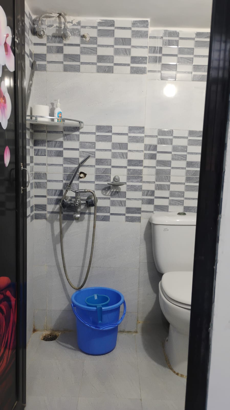 Small Private Room Bath near Babadham Temple - Tap to explore photos