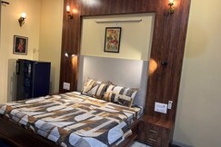 Vijay Niwas Luxury Studios