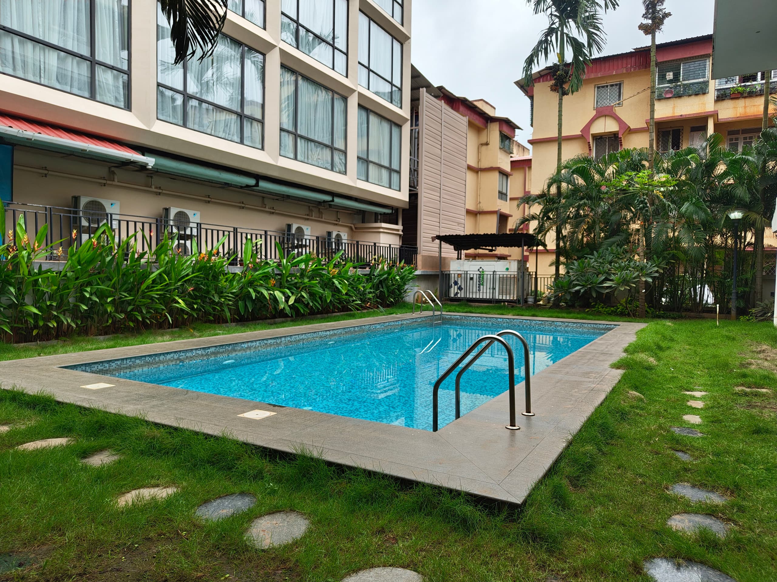 Luxury Escape by the Coast 5 Min Walk to Beach - Tap to explore photos
