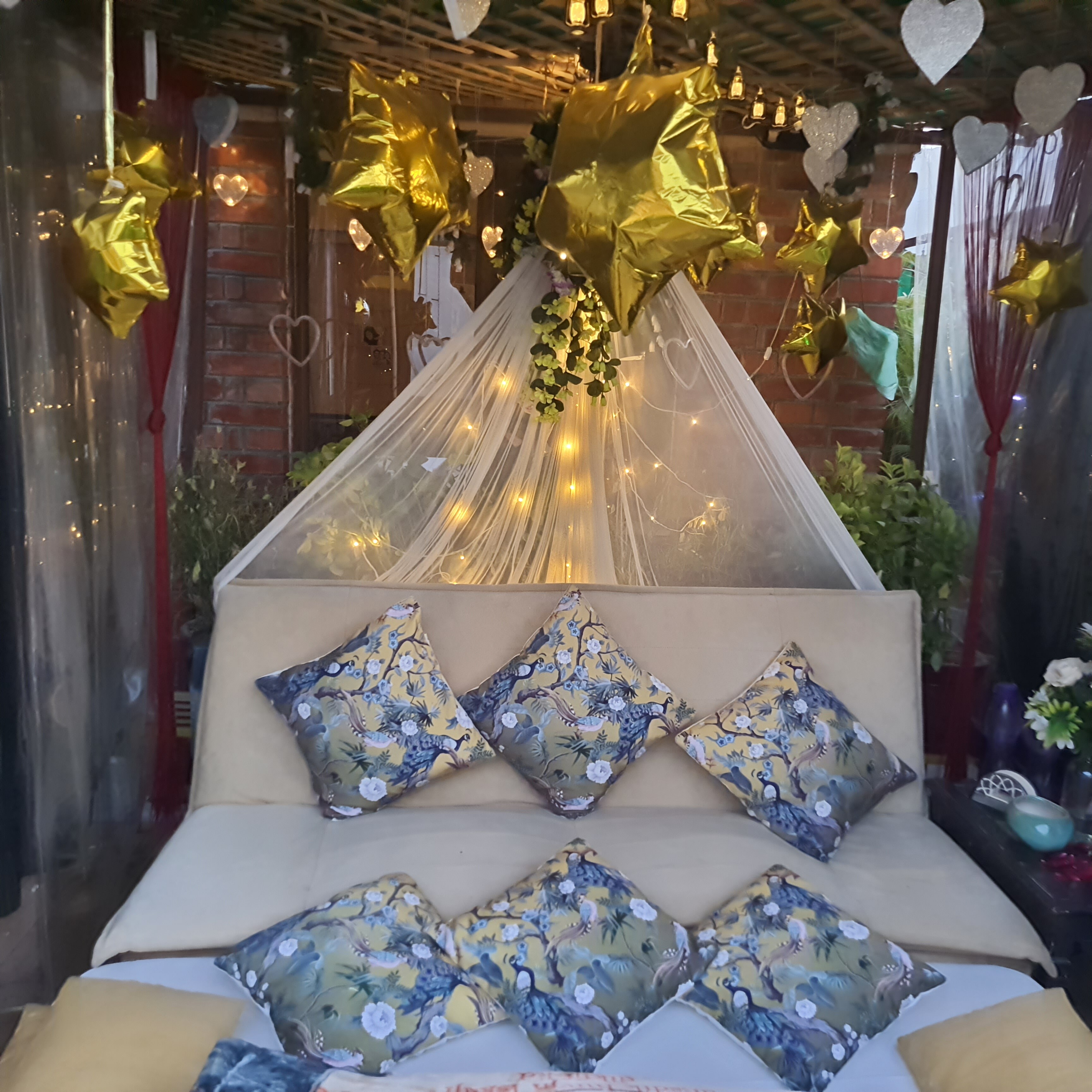 Runaway boutique studio - Tap to explore photos