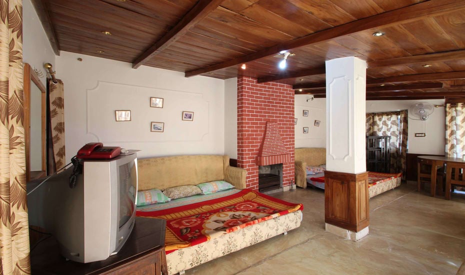 Hotel Shalimar - Tap to explore photos