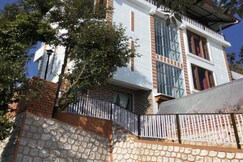 House in the Oaks, Mussoorie| Hill-view Rooms