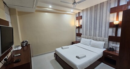 Hotel SJR, Varanasi Room Type - Deluxe Room