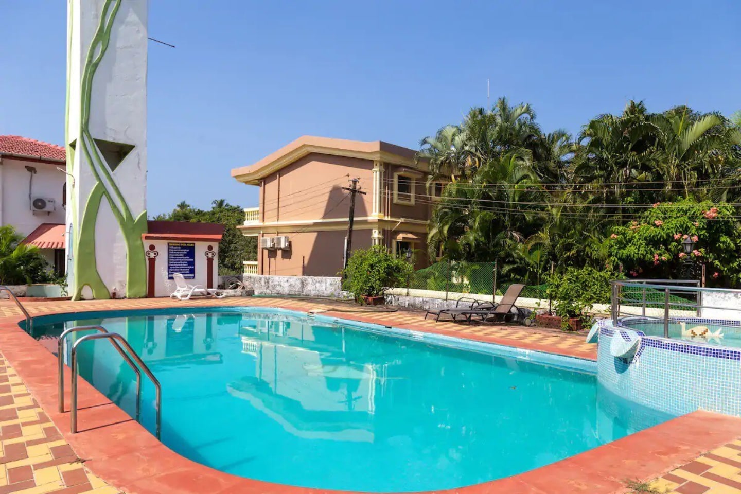 Beach Touch 2 BHK Villa in Candolim (Blue Palm C-7) - Tap to explore photos
