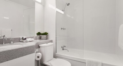 Mercure Melbourne Albert Park Room Type - Standard Room with 1 King Bed