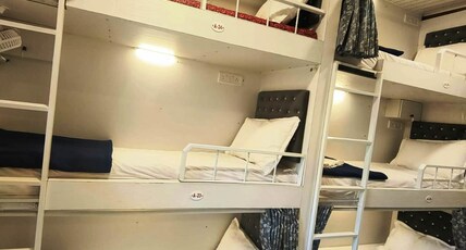 Marol Metro Dormitory Sakinaka Room Type - Deluxe Bed
