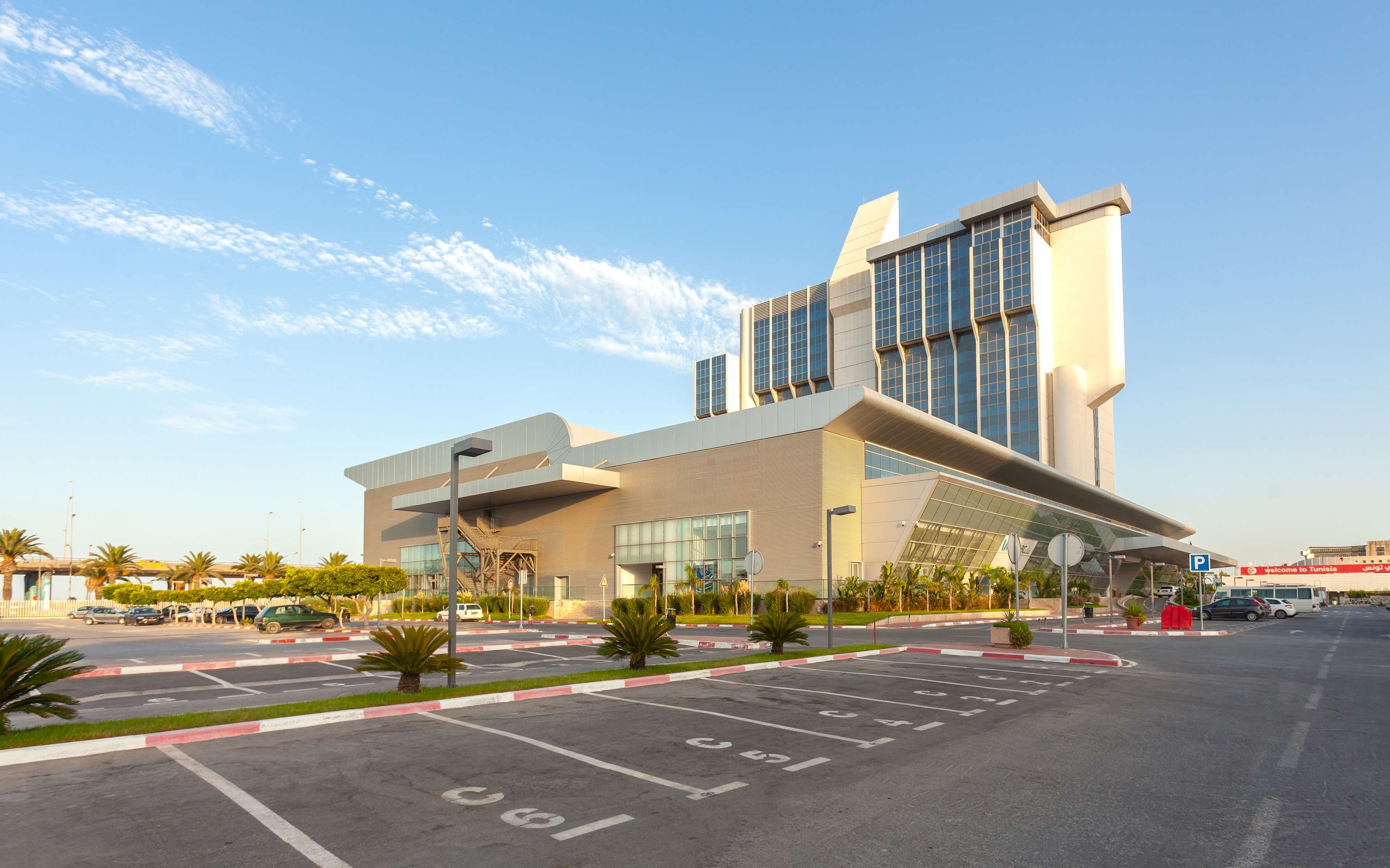 Radisson Blu Hotel & Convention Center, Tunis - Tap to explore photos