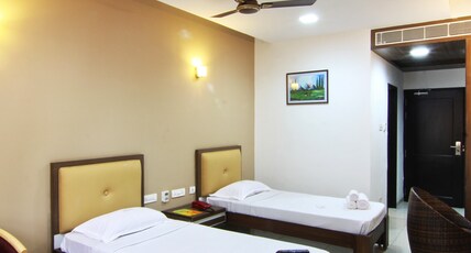 Hotel Annamalai Room Type - Deluxe Double Bedroom