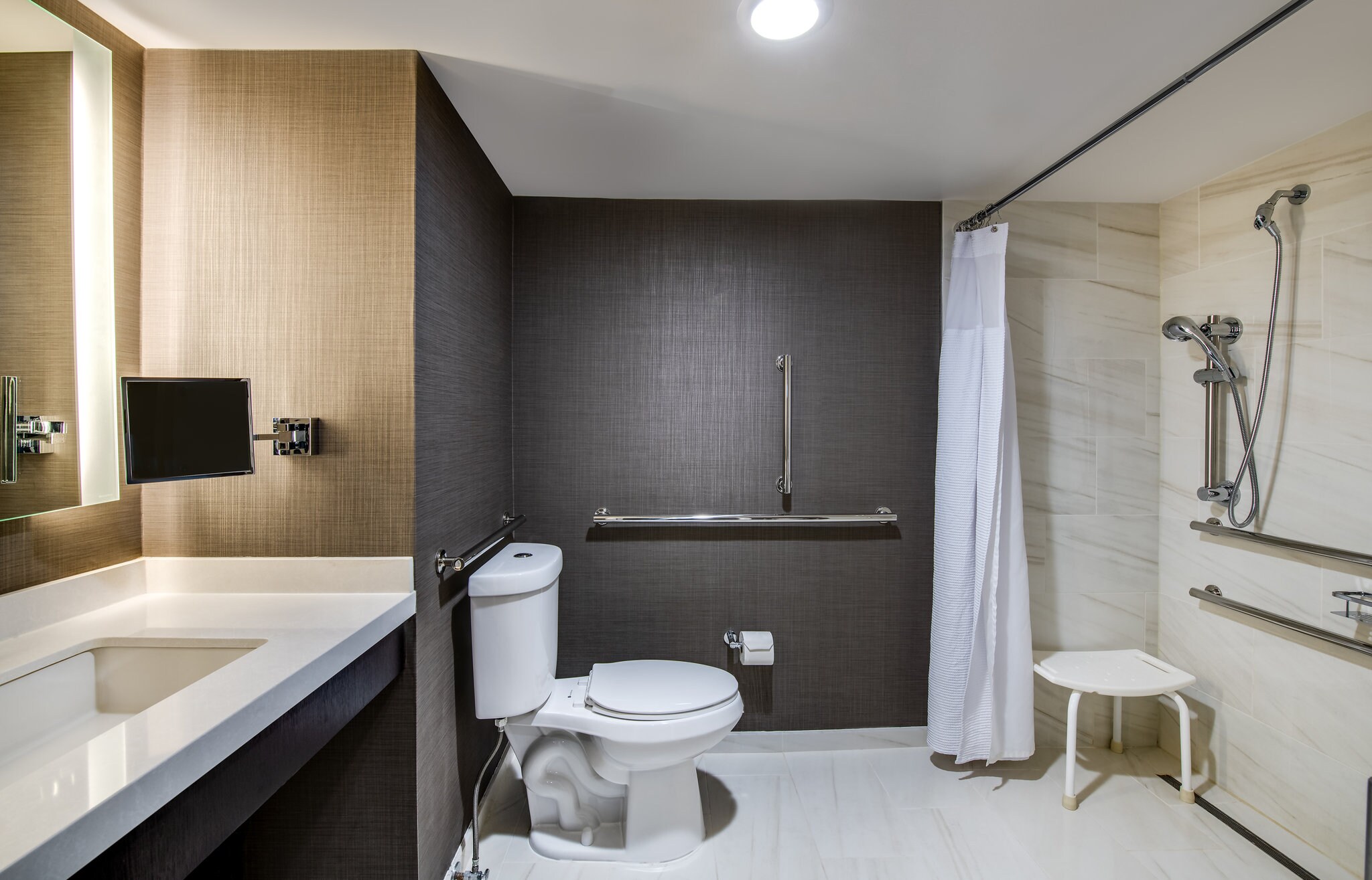 Crowne Plaza Annapolis, an IHG Hotel - Tap to explore photos