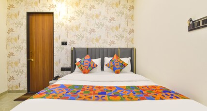 FabHotel The 4 Seasons Room Type - Deluxe Room